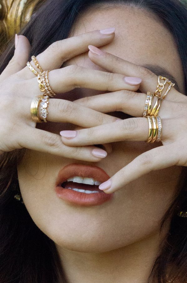 Destiny Crystal and 18k Gold Plated Circle Chain Link Ring Online Sale - Image 2